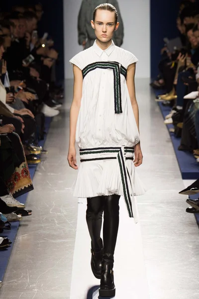 Look 30